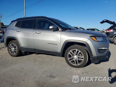 Czwarte zdjęcie samochodu z boku: 2018 JEEP COMPASS LATITUDE VIN:3C4NJDBB9JT115225 - miniatura