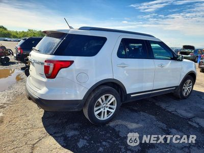 Trzecie zdjęcie samochodu z tyłu: 2018 FORD EXPLORER XLT VIN:1FM5K8D89JGA64217 - miniatura