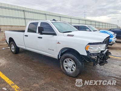 Czwarte zdjęcie samochodu z boku: 2021 RAM 2500 TRADESMAN VIN:3C6UR5HL3MG639999 - miniatura