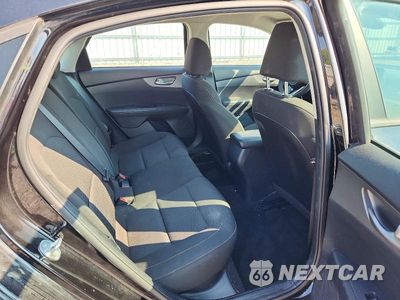 Zdjęcie 10 z 12 samochodu: 2021 KIA FORTE LXS VIN:3KPF24AD8ME354245 - miniatura