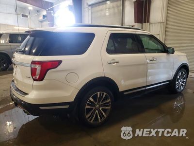 Trzecie zdjęcie samochodu z tyłu: 2019 FORD EXPLORER PLATINUM VIN:1FM5K8HT2KGA51888 - miniatura