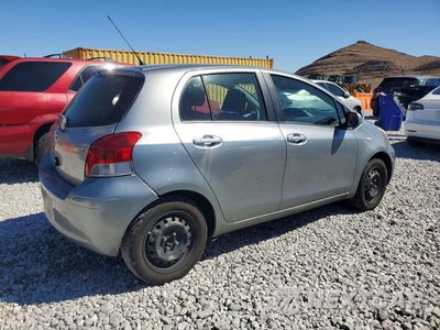Trzecie zdjęcie samochodu z tyłu: 2010 TOYOTA YARIS BASE VIN:JTDKT4K30A5294602 - miniatura