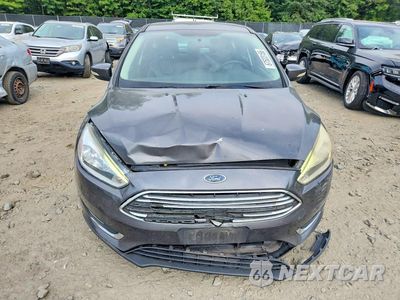 Piąte zdjęcie samochodu w środku: 2016 FORD FOCUS TITANIUM VIN:1FADP3N25GL400756 - miniatura