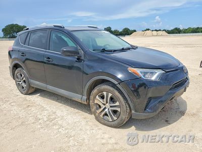 Czwarte zdjęcie samochodu z boku: 2018 TOYOTA RAV4 LE VIN:2T3ZFREV9JW498064 - miniatura