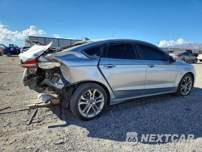 Trzecie zdjęcie samochodu z tyłu: 2020 FORD FUSION SEL VIN:3FA6P0CD0LR154299 - miniatura