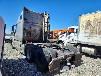 Drugie zdjęcie samochodu z przodu: 2016 VOLVO VNL SEMI TRUCK VIN:4V4NC9EH9GN940007 - miniatura