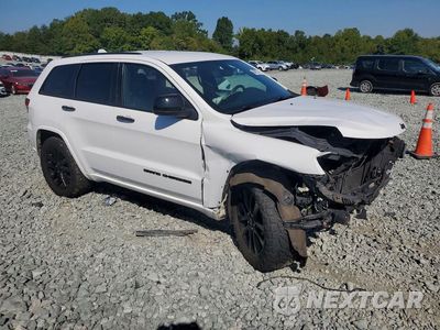 Czwarte zdjęcie samochodu z boku: 2018 JEEP GRAND CHEROKEE LAREDO VIN:1C4RJFAG1JC432745 - miniatura