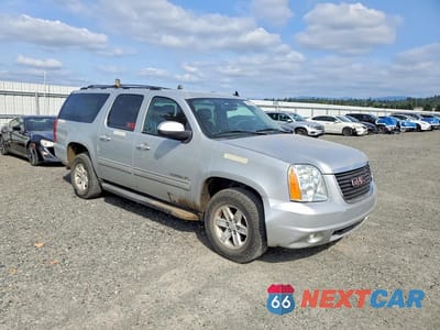 Czwarte zdjęcie samochodu z boku: 2013 GMC YUKON K1500 SLT VIN:1GKS2KE73DR330225 - miniatura