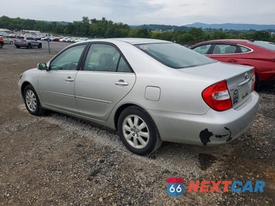 Drugie zdjęcie samochodu z przodu: 2004 TOYOTA CAMRY XLE VIN:4T1BE30KX4U275365 - miniatura