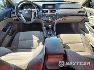 Zdjęcie 8 z 13 samochodu: 2008 HONDA ACCORD LX VIN:JHMCP26318C078933 - miniatura
