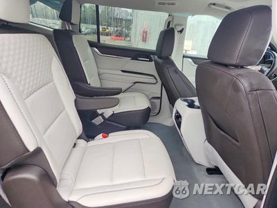 Zdjęcie 11 z 13 samochodu: 2024 GMC ACADIA DENALI VIN:1GKENRKSXRJ229856 - miniatura