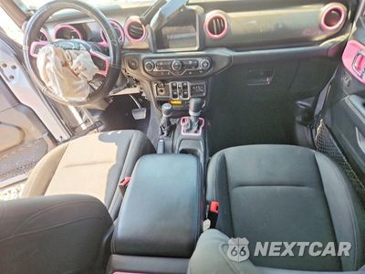 Zdjęcie 8 z 13 samochodu: 2018 JEEP WRANGLER UNLIMITED SAHARA VIN:1C4HJXEG8JW211217 - miniatura