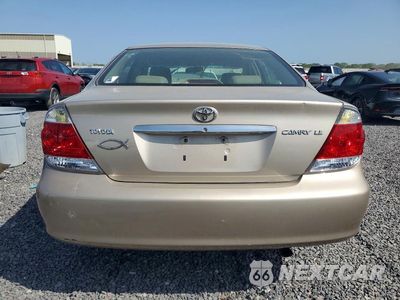 Zdjęcie 6 z 12 samochodu: 2005 TOYOTA CAMRY LE VIN:4T1BE32K35U967773 - miniatura