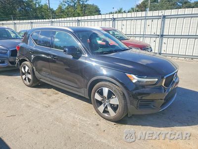 Czwarte zdjęcie samochodu z boku: 2019 VOLVO XC40 T5 MOMENTUM VIN:YV4162UK6K2155862 - miniatura