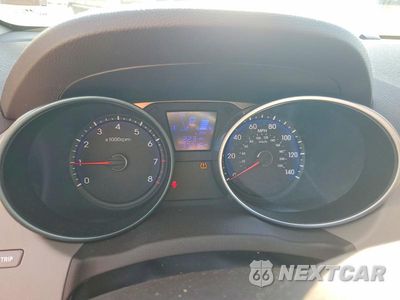 Zdjęcie 9 z 13 samochodu: 2012 HYUNDAI TUCSON GLS VIN:KM8JU3AC7CU349894 - miniatura
