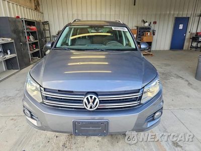 Piąte zdjęcie samochodu w środku: 2016 VOLKSWAGEN TIGUAN S VIN:WVGAV7AX4GW600274 - miniatura