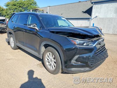 Czwarte zdjęcie samochodu z boku: 2024 TOYOTA GRAND HIGHLANDER XLE VIN:5TDAAAB59RS026963 - miniatura