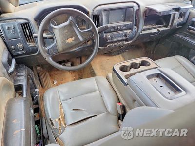 Zdjęcie 8 z 12 samochodu: 2019 CHEVROLET SILVERADO C3500 VIN:1GB4CVCY6KF211988 - miniatura