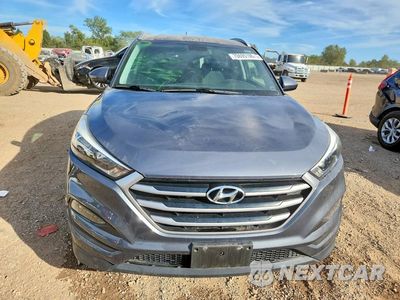 Piąte zdjęcie samochodu w środku: 2017 HYUNDAI TUCSON SE VIN:KM8J3CA49HU443195 - miniatura