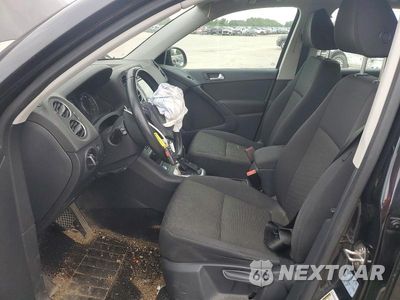 Zdjęcie 7 z 13 samochodu: 2017 VOLKSWAGEN TIGUAN VIN:WVGAV7AXXHK043184 - miniatura