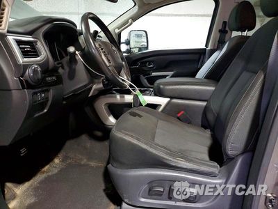 Zdjęcie 7 z 12 samochodu: 2018 NISSAN TITAN XD SV VIN:1N6BA1F47JN517996 - miniatura