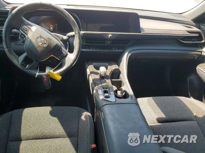 Zdjęcie 8 z 12 samochodu: 2024 TOYOTA CROWN XLE VIN:JTDAAAAF8R3018350 - miniatura