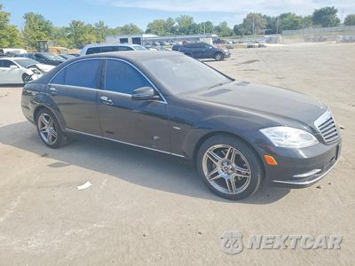 Czwarte zdjęcie samochodu z boku: 2012 MERCEDES-BENZ S 550 4MATIC VIN:WDDNG9EB4CA470522 - miniatura