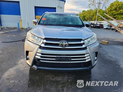 Piąte zdjęcie samochodu w środku: 2017 TOYOTA HIGHLANDER XLE VIN:5TDJZRFH7HS520541 - miniatura