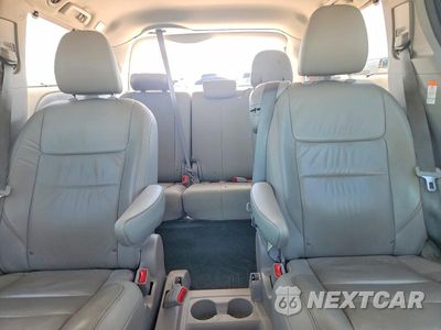 Zdjęcie 10 z 13 samochodu: 2017 TOYOTA SIENNA XLE 8-PASSENGER VIN:5TDYZ3DC0HS882021 - miniatura