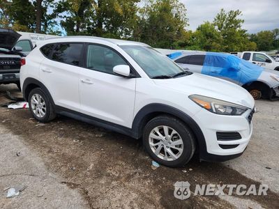 Czwarte zdjęcie samochodu z boku: 2019 HYUNDAI TUCSON VALUE VIN:KM8J3CA40KU952163 - miniatura