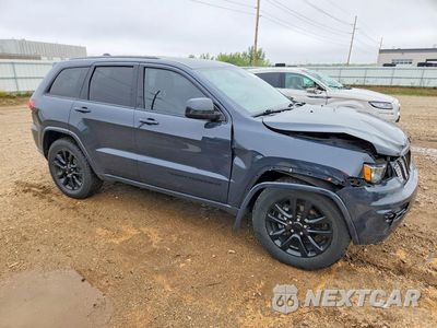 Czwarte zdjęcie samochodu z boku: 2018 JEEP GRAND CHEROKEE LAREDO VIN:1C4RJFAG9JC121404 - miniatura