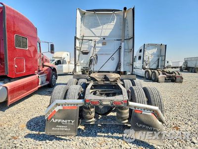 Zdjęcie 6 z 13 samochodu: 2021 VOLVO VNL SEMI TRUCK VIN:4V4NC9EJ7MN238203 - miniatura