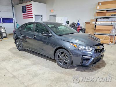 Czwarte zdjęcie samochodu z boku: 2021 KIA FORTE GT LINE VIN:3KPF34AD1ME419580 - miniatura