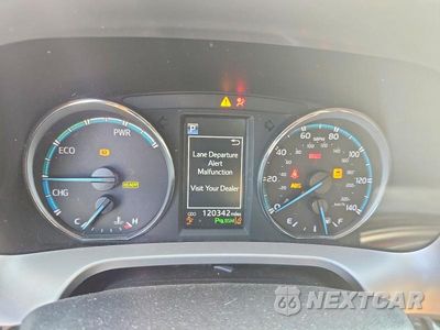 Zdjęcie 9 z 13 samochodu: 2018 TOYOTA RAV4 HV LIMITED VIN:JTMDJREV1JD190313 - miniatura