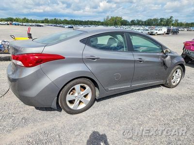 Trzecie zdjęcie samochodu z tyłu: 2013 HYUNDAI ELANTRA GLS VIN:5NPDH4AE6DH242604 - miniatura