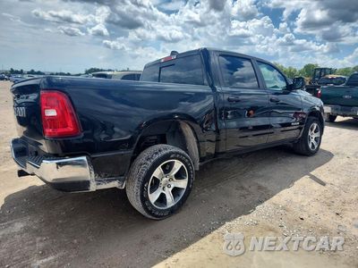 Trzecie zdjęcie samochodu z tyłu: 2025 RAM 1500 TRADESMAN VIN:1C6RREGG9SN170240 - miniatura