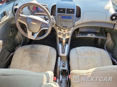 Zdjęcie 8 z 12 samochodu: 2015 CHEVROLET SONIC LS VIN:1G1JA6SH9F4148388 - miniatura