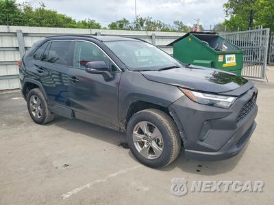 Czwarte zdjęcie samochodu z boku: 2024 TOYOTA RAV4 XLE VIN:2T3W1RFV4RW334314 - miniatura
