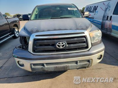 Piąte zdjęcie samochodu w środku: 2012 TOYOTA TUNDRA CREWMAX SR5 VIN:5TFEY5F10CX125345 - miniatura
