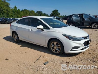 Czwarte zdjęcie samochodu z boku: 2017 CHEVROLET CRUZE LT VIN:1G1BE5SM8H7243459 - miniatura