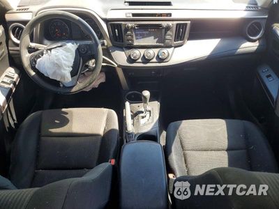 Zdjęcie 8 z 12 samochodu: 2017 TOYOTA RAV4 LE VIN:JTMZFREV8HJ714429 - miniatura