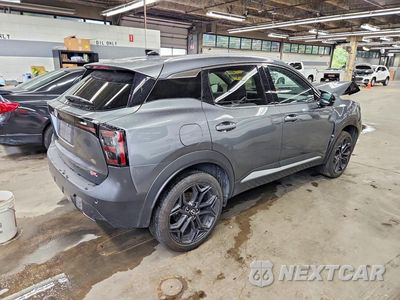 Trzecie zdjęcie samochodu z tyłu: 2026 NISSAN KICKS SR VIN:3N8AP6DA6TL366711 - miniatura