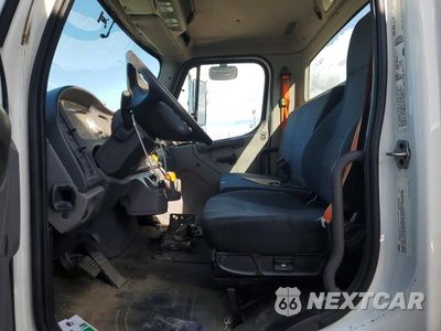 Zdjęcie 7 z 13 samochodu: 2014 FREIGHTLINER BUSINESS CLASS M2 TRUCK CAB AND CHASSIS VIN:1FVACXDT7EHFM9784 - miniatura