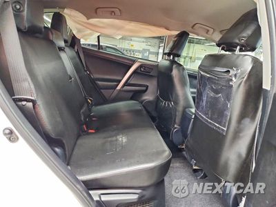 Zdjęcie 11 z 13 samochodu: 2017 TOYOTA RAV4 HYBRID LE PLUS VIN:JTMRJREV7HD132884 - miniatura
