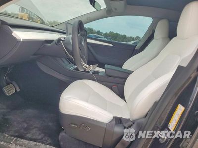 Zdjęcie 7 z 12 samochodu: 2025 TESLA MODEL Y VIN:7SAYGDEE7SA370165 - miniatura