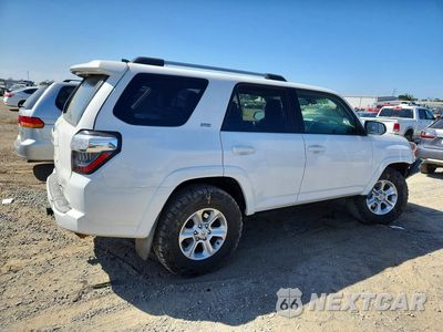 Trzecie zdjęcie samochodu z tyłu: 2020 TOYOTA 4RUNNER SR5 PREMIUM VIN:JTEZU5JR5L5213633 - miniatura