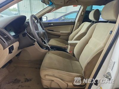 Zdjęcie 7 z 12 samochodu: 2006 HONDA ACCORD SE VIN:1HGCM56366A157214 - miniatura