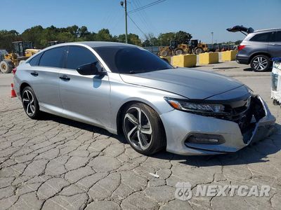 Czwarte zdjęcie samochodu z boku: 2018 HONDA ACCORD SPORT VIN:1HGCV1F3XJA152483 - miniatura
