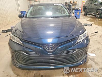 Piąte zdjęcie samochodu w środku: 2018 TOYOTA CAMRY DELUXE VIN:4T1B11HK2JU607203 - miniatura