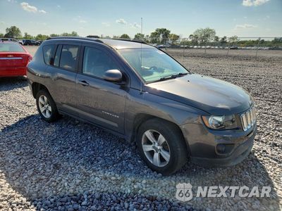 Czwarte zdjęcie samochodu z boku: 2017 JEEP COMPASS LATITUDE VIN:1C4NJDEB8HD191708 - miniatura